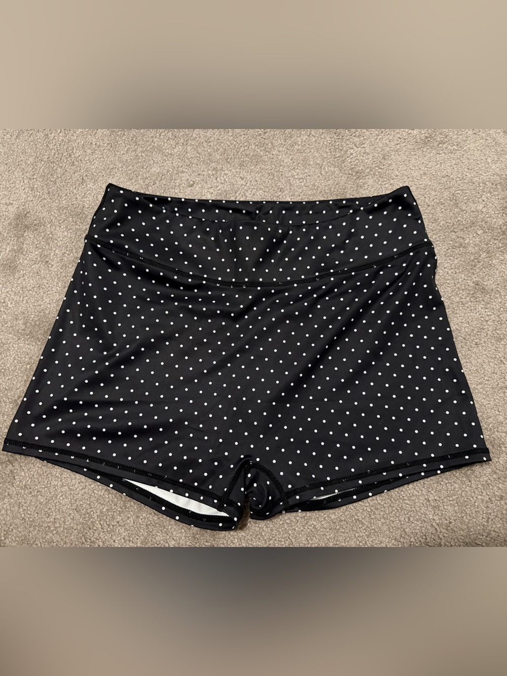 cute polka dot shorts!! NWOT